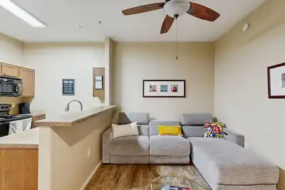 Image de Charming Condo on 1st floor w/ pool & hot tub, central A/C, plus W/D