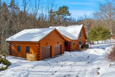 Image de Dog-friendly house w/ gas fireplace, bbq grill, balcony, w/d, wifi, Roku Tv