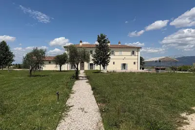 Image de Villa à Manzano avec 7 chambres à coucher, 14 couchages