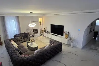Image de Luxury 115m² design apartment with fireplace, spa bath & balcony lounge