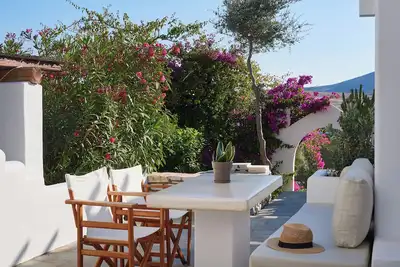 Image de Artemis | 1 Bedroom Apartment with partial mountaView and Patio, Cleopatra Home