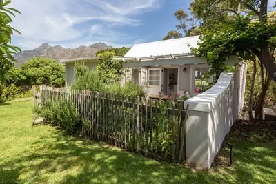 Image de Owl Cottage -Fireplace, Pool, Sea & Mountain Views