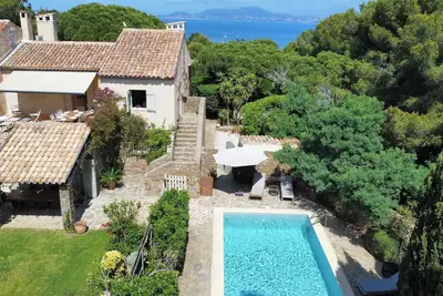 Image de Villa • La Bastide du Niel • Pool • Port du Niel at 200m