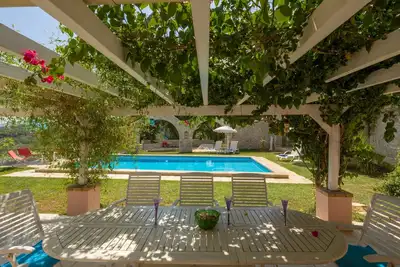 Image de Maison de vacances dans ancien moulin à huile – Vue mer et montagne, Wi-Fi