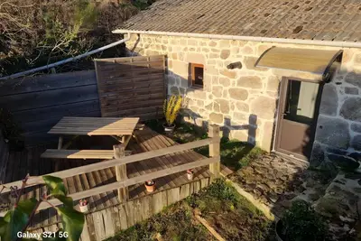 Image de Cottage « Petit Gîte du Moulin de Gorre » avec terrasse privée et Wi-Fi