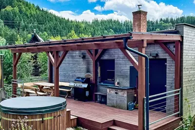 Image de Maison de vacances privée avec bain à remous, Wifi, Tv, terrasse, animaux admis, vue panoramique