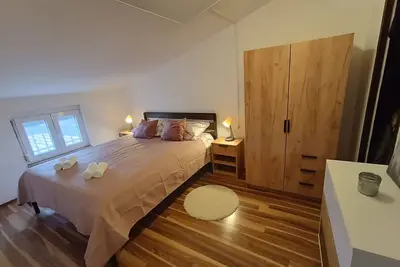 Image de Joli appartement pour 6 personnes avec Wifi, climatisation, bain à remous, Tv et balcon