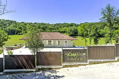 Image de Magnifique maison de vacances avec Wifi, bain à remous, piscine privée, Tv, patio, vue panoramique