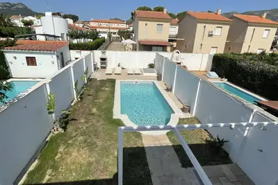 Image de Villa de Luxe avec Piscine Privée, 3 Chambres