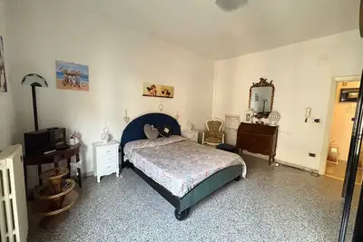 Image de Entire Apartment complete with everything. Air conditioning, heating, wifi.