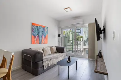 Urbana Domus Cabrera 402.