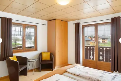 Image de Appartement « Wälderblick » avec vue sur la montagne, terrasse commune et Wi-Fi