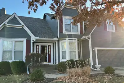 Image de Modern 3-bedroom house with private grounds in a beautiful safe neighborhood