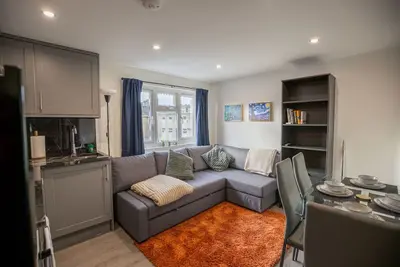 Image de Moderne-Vue sur Rue-Appartement-With-Salle de bain privée