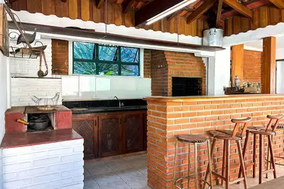 Image de Incrível casa com lazer completo e WiFi -Ibiúna/Sp