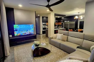 Image de Beach Walk Distance & Private Pool - Viva La Vida Beach House