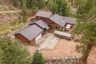 Image de Serene 4-bedroom cabin in charming Panguitch Lake perfect for relaxing getaway