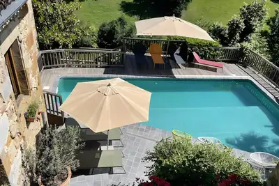Image de Maison de vacances « Le Pentadou – Gîte Lou Costalou » avec piscine, terrasse privée et Wi-Fi