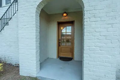 Image de Turnkey cozy living in this beautifully furnished 2-bd, 1-bath in Thunderbolt