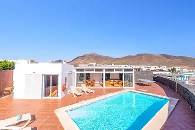 Image de Villa Papagayo Faro by Villa Plus