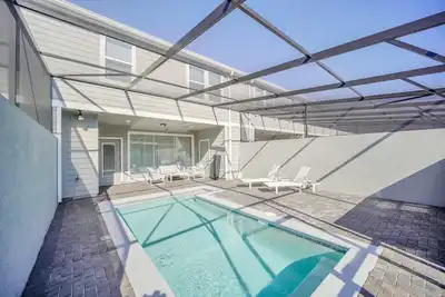 Modern 5br Home w/ Pool at Windsor Island