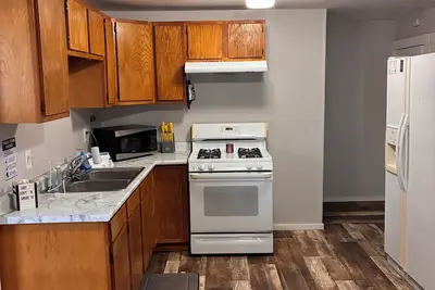 3-bedroom house ~ Pro Cleaned - Work & Family Friendly