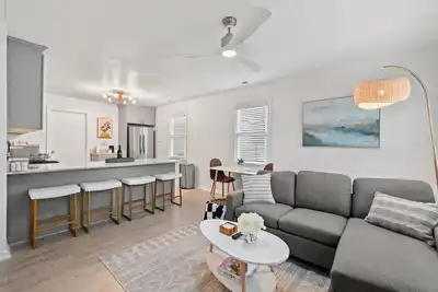 Image de The Iverson: Cozy 2 Bdrm Home by the Beach