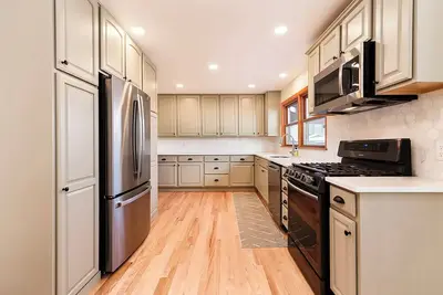 Image de Cozy 2 bedroom house in thriving Eken Park!