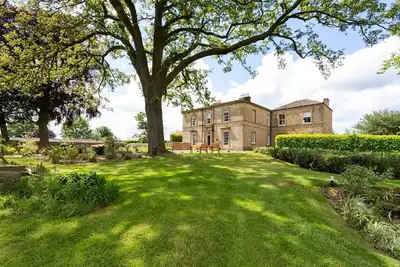 Image de Emley Woodhouse - Sept Chambres Villa, Couchages 17
