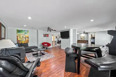 Image de Terlingua MidTerm Rental