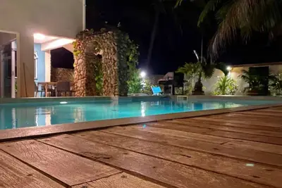 Image de Moorea - Waterfall Pool Coconut 1