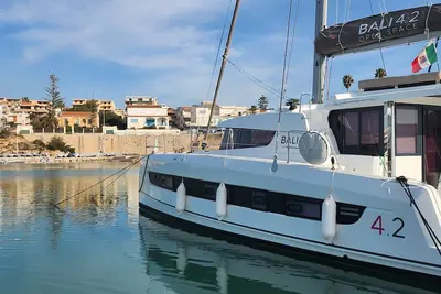 Image de Perfect 4-bedroom sailing yacht with Ac in nice Miami location