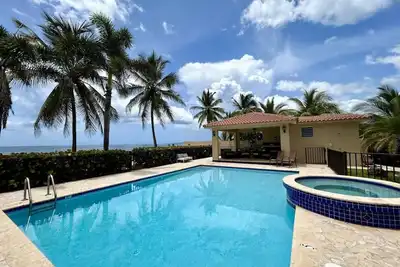 Image de Beachfront Condo at Ocean View Castle  Apt 2