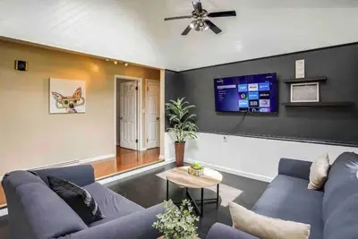 Image de Enjoyable Home by Airport and Dwtn