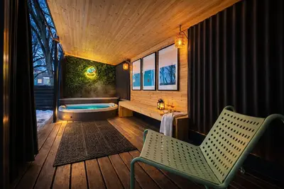 Image de New, Climbing loft, hot tub, 2 King, House is Experience, Family Friendly!