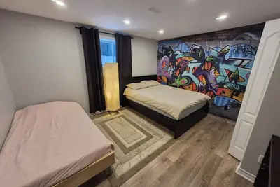 Image de Spacious 1-bedroom basement suite