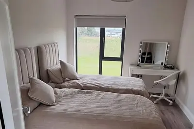 Image de Carlingford Sea Mourne View Luxury Retreat -   New 4 bedroom house with sea view