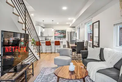 Image de Modern Seattle Home w/ Rooftop Views | Near Uw