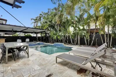 Luxury Spacious Mansion 6bdrs