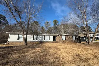 Image de Spacious 4-bedroom house in tranquil North Macon with a ping pong & pool table!