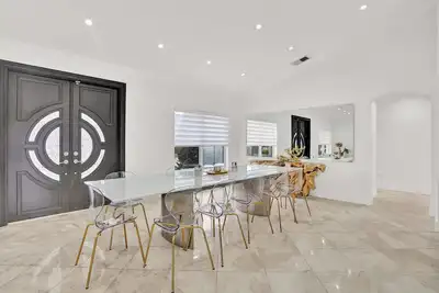 House Pool Relax and Comfort.