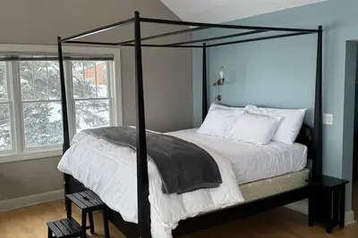 Image de Main @ Hendrickson House