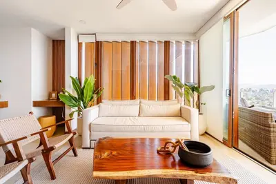 Image de Stylish Condo with Beach Access.