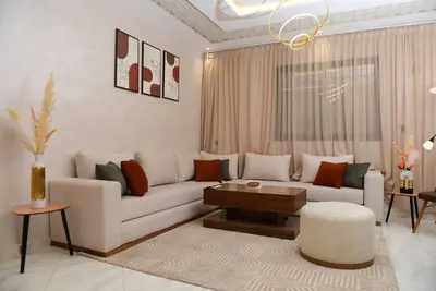 Image de Stylish & Cozy Apartment with Modern Design