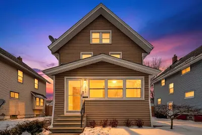 Image de Modern Stylish Urban Haven with 4 Bedrooms & 2 Baths + Dog Friendly