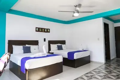 Image de 2 Units | Modern Tile-Floor Room w/ Secure Comfort in Central Cancún Location