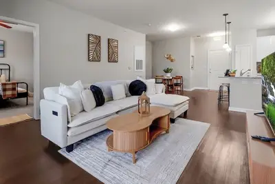 Image de Coastal Nook | 2br/2ba | Relaxed Charlotte Living