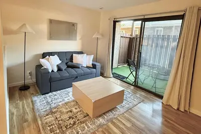 Image de Steps to Virginia Lake Modern Condo near Midtown