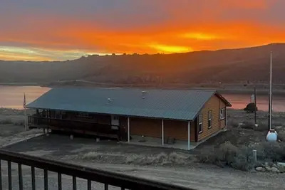 Image de Scofield Shores • Sunset Lake Views • Walk to Water • Sleeps 10