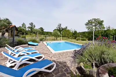 Image de Maison pour la famille avec la piscine Kuberton, Sredisnja Istra (K-25043)